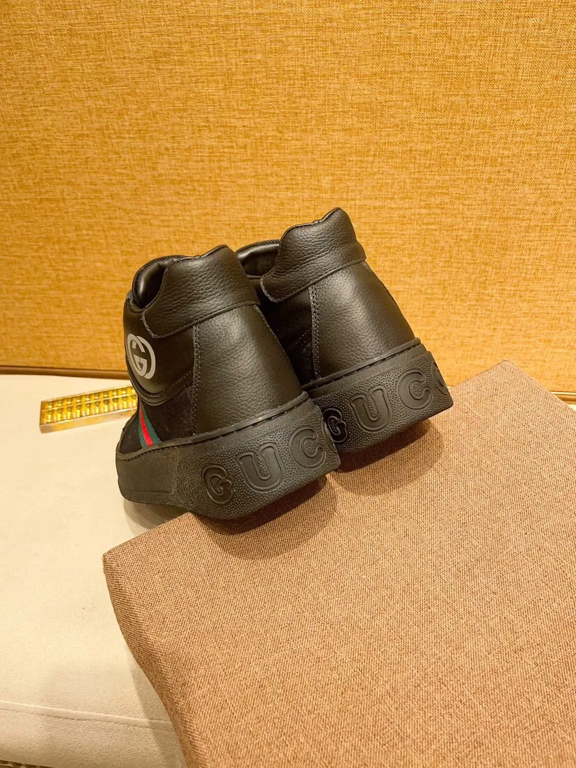 Factory price 440 [Gucci] Gucci's latest high-top casual Korean-style men's shoes, brand new autumn and winter design, perfect workmanship, cabinet quality, upper: cowhide material, leather lining; soft and comfortable, rubber outsole ultra-light, wear-resistant, simple, versatile fashion men's shoes, color optional, size 38--44